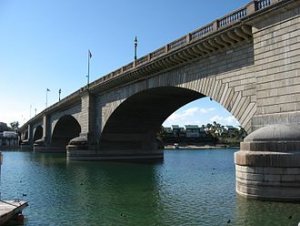 330px-London_Bridge,_Lake_Havasu_City,_Arizona_(3227888290).jpg