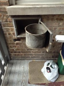 QS Son's apt building.jpg