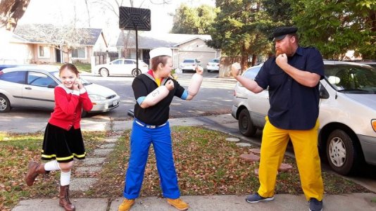 Sac Con Jan 2019-Olive, Popey, Brutus.jpg