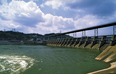 Watts-Bar-dam-Tennessee-River.jpg