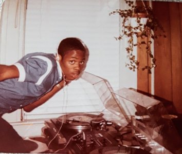 Salaam Teen deejay.jpg