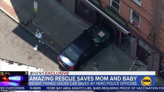 45889423-9824909-The_out_of_control_car_plowed_into_a_barber_s_shop_with_the_moth-a-23_1627304...jpg