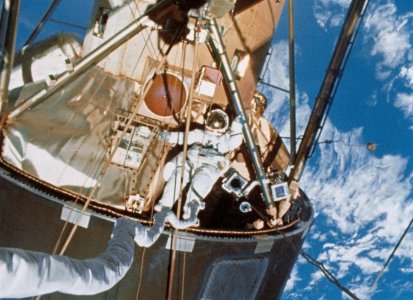 7-11-skylab-01.jpg