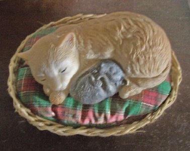 cat & mouse figurine.jpg