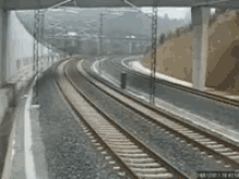 derailed-train.gif