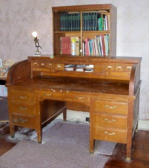 roll top desk1.jpg