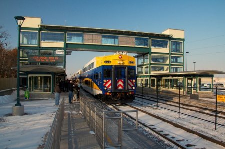 Northstar_Commuter_Coon_Rapids_Riverdale_station.jpg Northstar_Commuter_Coon_Rapids_Riverdale_station.jpg