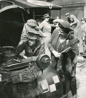 queen-elizabeth-ii-ats.jpg