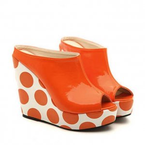 Orange-polka-dot-shoes-702x702[1].jpg