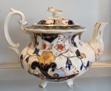 5a3e84b590c40cbaee8186db86574453--vintage-teapots-tea-sets[1].jpg