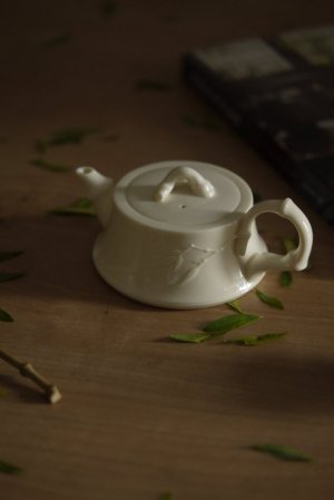 BestCeramicsContenmentTeapot-3_2048x2048[1].jpg