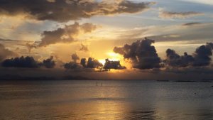 sunsetlaitai2.jpg sunsetlaitai2.jpg