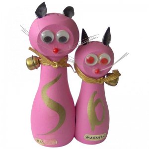 Vintage-Magnetic-Pink-Cat-Salt-Pepper-pic-1A-2048_10.10-54-f.jpg