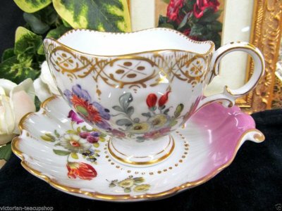 3ee1b0a8c667fba53951d9020024f91c--chocolate-cups-tea-cup-saucer[1].jpg