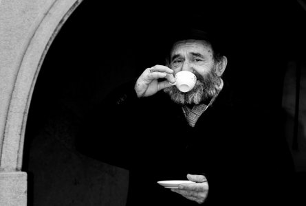 Turkish_coffee_drinking.jpg Turkish_coffee_drinking.jpg