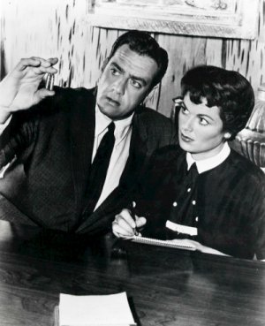 Raymond_Burr_Barbara_Hale_Perry_Mason_1958.jpg