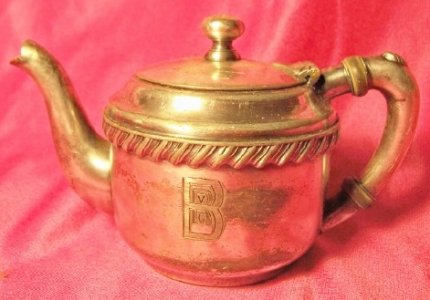 silver teapot3a.jpg