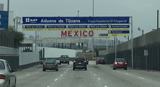 tijuana-cops-1.jpg