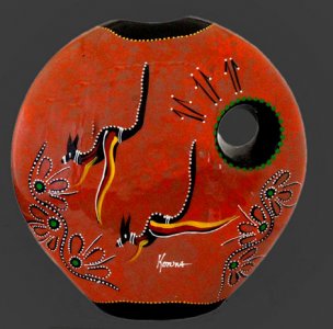 Moon-Vase-kangaroo-journey-painted-by-Koruna-Suzi-Gaughan.jpg