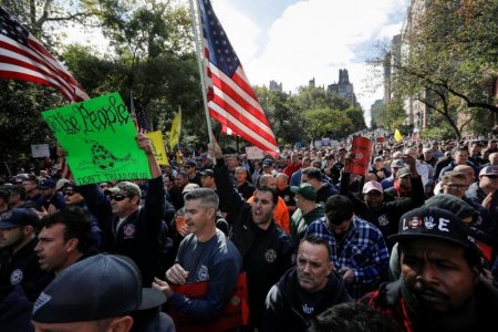 fireman protest.jpg