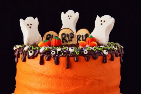 delish-halloween-cake-horizontal-1539895591.jpg