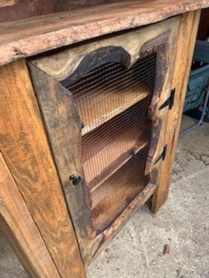pie hutch fin corner 2.jpg