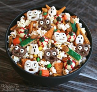 Halloween-Snack-Mix-Spooky-Fall-Treats-Kids-680x645[1].jpg