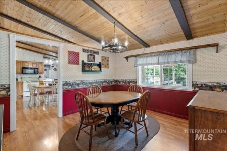 Dining room.jpg