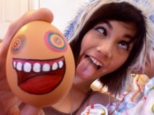 japanese-girl-crazy-eyes-painted-egg.jpg
