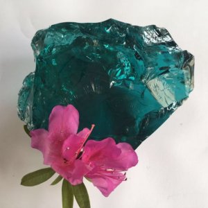 Nice-Ocean-Blue-Glass-Rocks-5-30cm-for-Home-Decoration-and-Landscaping.jpg
