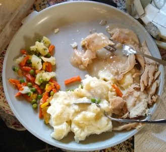 Thanksgiving21_plate.jpg