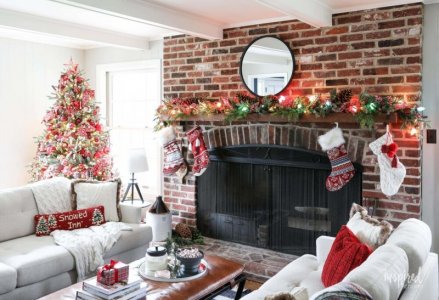 Family-Room-Christmas-Decoration-Ideas.jpg