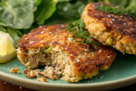 gallery-1505340428-salmon-patties-delish-1[1].jpg