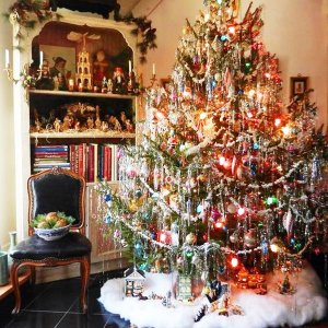 dd83ede097e3a16f128035b78fc53e03--vintage-christmas-trees-christmas-time.jpg