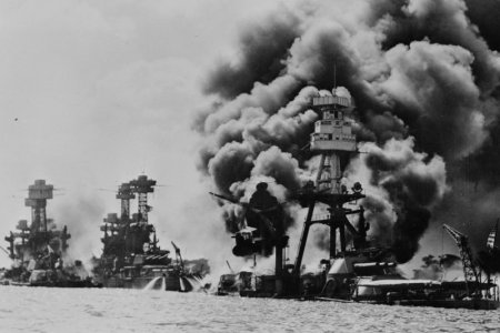 Header_Pearl Harbor Attack_Stricken Battleships_LOC.jpg