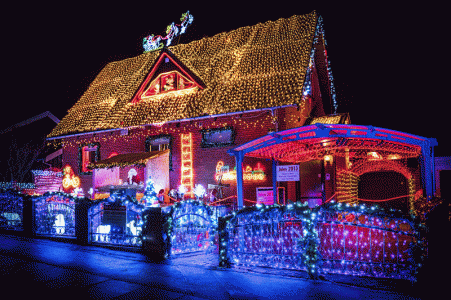Twinkling-House-Christmas-Lights.gif