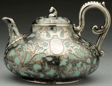 2abfb07c9c797afccd6de6cb6752989f--silver-teapot-vintage-teapots.jpg
