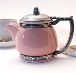 98402da0f3df3d3f6c48a9ecda629ca4--vintage-teapots-retro-vintage.jpg