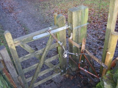 Gate closure.5.JPG Gate closure.5.JPG