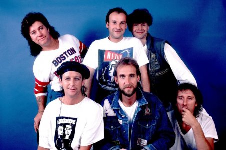 MIKE AND THE MECHANICS.jpg MIKE AND THE MECHANICS.jpg