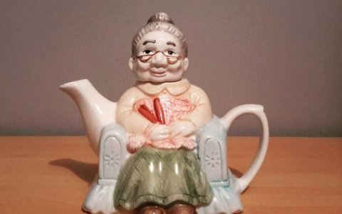 Old-Lady-Teapot-From-Trishas-Teapots-2-1080x675.jpg