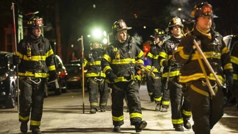 171229095310-08-ny-fire-1228.jpg