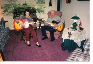 dad and wendy guitar (800x548).jpg dad and wendy guitar (800x548).jpg