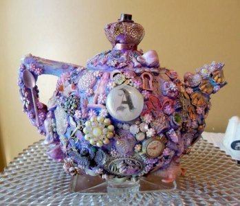 9d36d9b49780c3c3215cb546863b5af7--mad-tea-parties-crazy-quilting.jpg