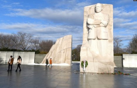 statue.jpg