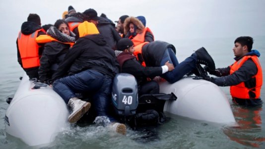 migrants uk.jpg