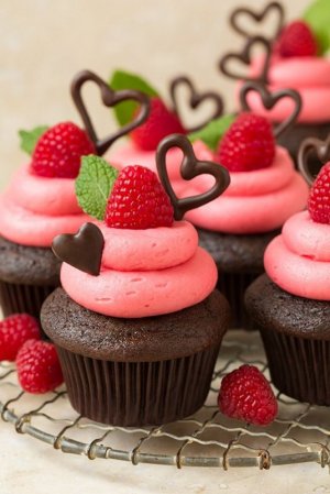 Valentines cupcakes.jpg