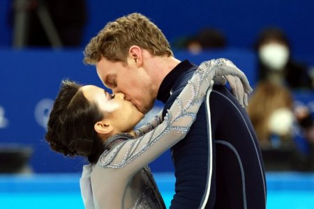 kiss.jpg