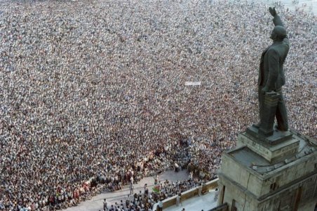 crowd.jpg