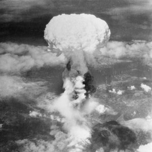 the-united-states-drops-an-atomic-bomb-on-nagasaki-japan-news-photo-1596737518.jpg